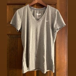 NIKE VNECK DRI FIT TSHIRT